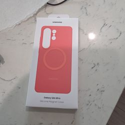Galaxy S26 Ultra silicone magnet case coral red sealed (Van nuys)