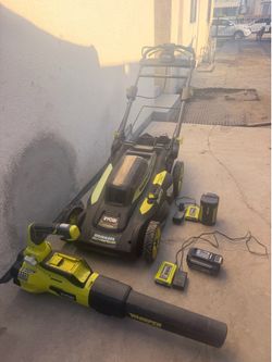 RYOBI 40V BRUSHLESS SELF PROPELLED LAWNMOWER AND WHISPER SERIES BLOWER SET