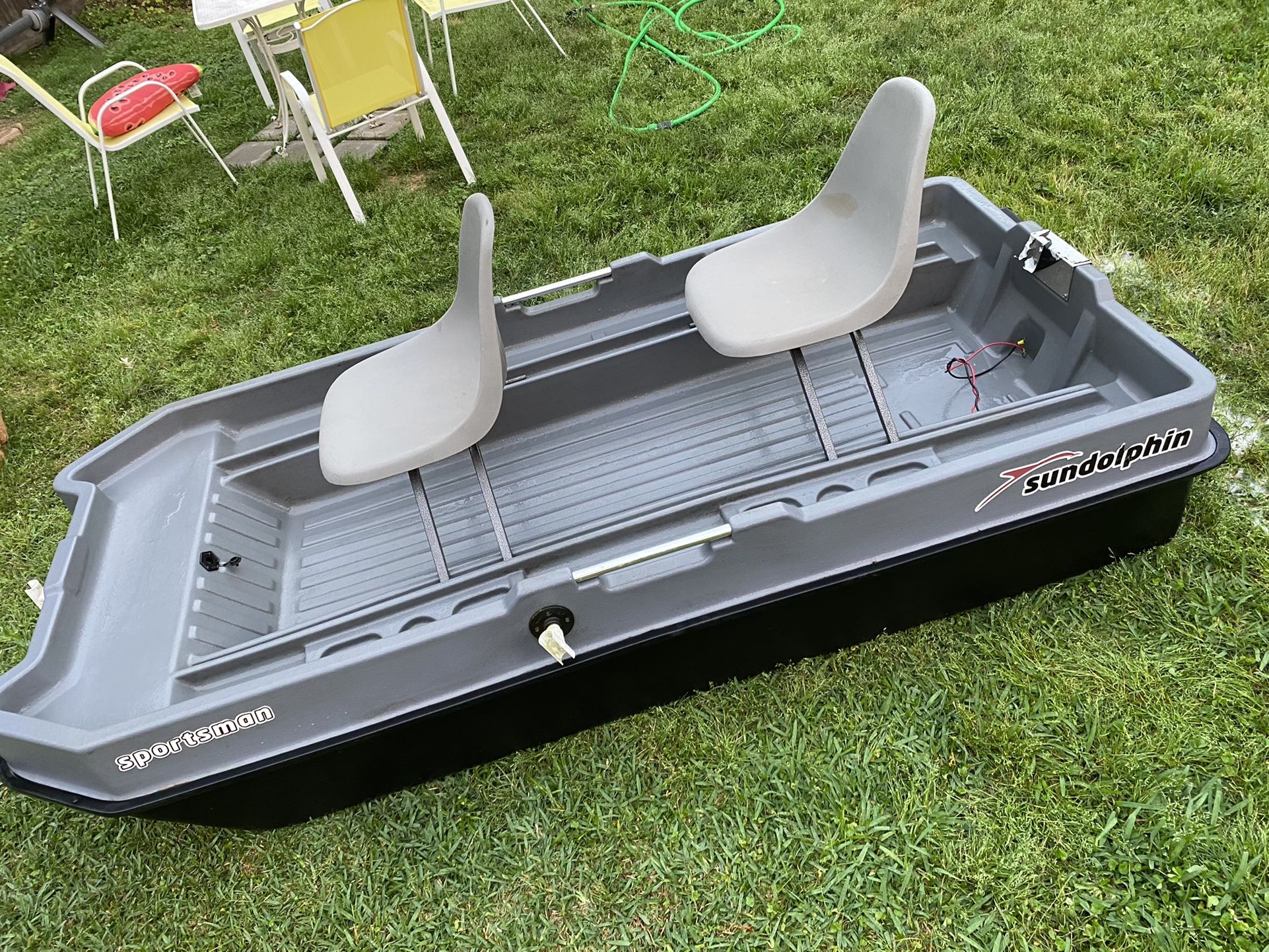 Sun Dolphin 2-Man Sportsman 8 ft. Angler Fishing Boat