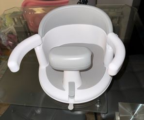 Free with purchase baby bath seat