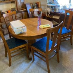 Rare Small Oak Pedestal Dining Table 