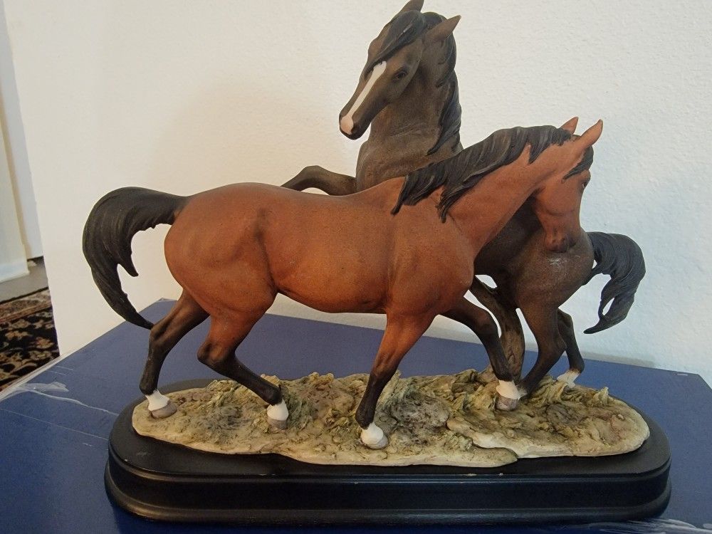 Vintage Ruby's Collection Resin 2-Horses Running Figurine Sculpture Circa..1980's..!!