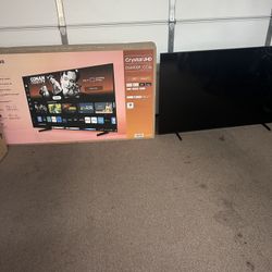 65 Inch Samsung Flatscreen Tv, Ultra High Definition With Smart Tv Capability