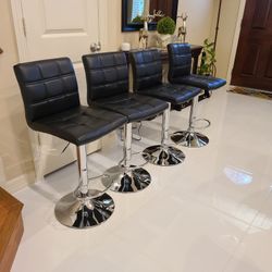 Set Of 4 Black Bar Stools Brand New 
