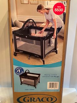 GRACO pack n play on the go