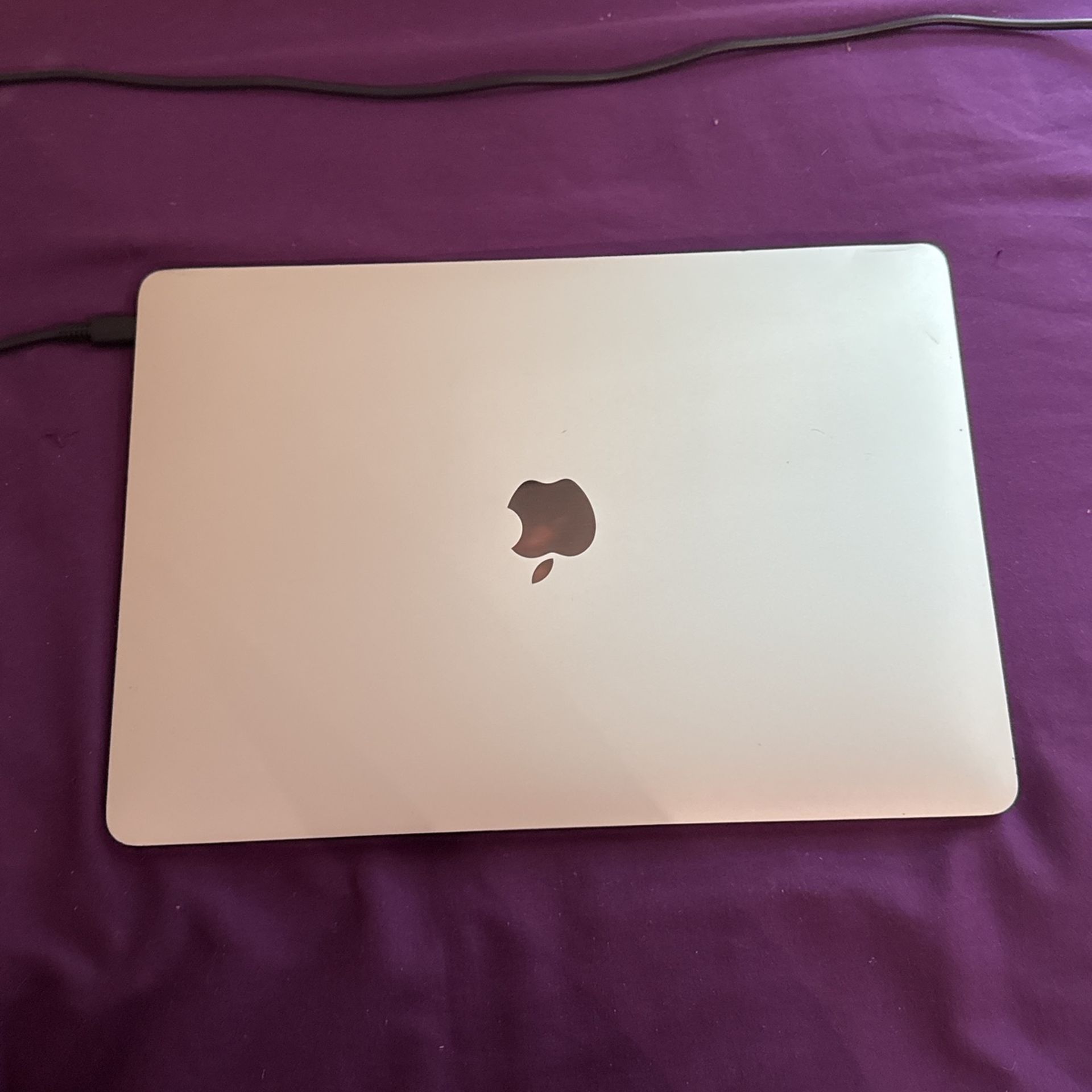 MacBook Pro 8gb RAM (Late 2017) + Logic Pro & Plugins