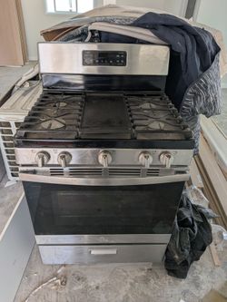 Great Condition GE Stove