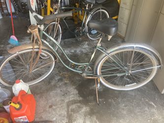1995 26” beach cruiser his and hers all original small little project for someone who really appreciate this bikes.