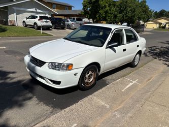 2000 Toyota Corolla