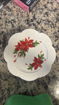 Princess House Noche Buena Plates