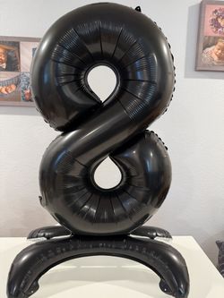 Large 8 Balloon