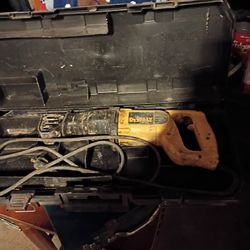 DeWalt Cord Sawsaw 