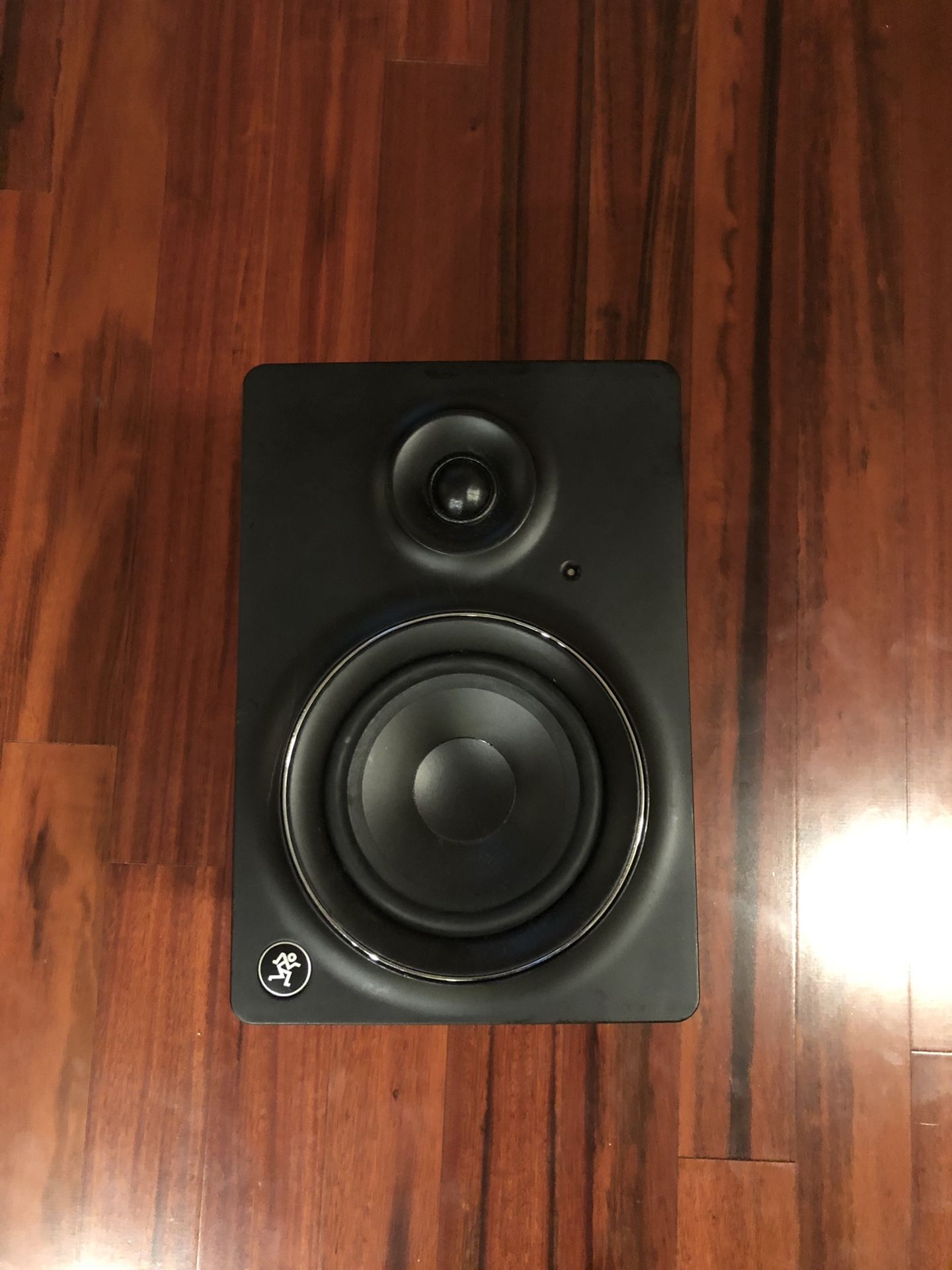 Mackie MR5 MK2 Studio Monitors (Pair) with power chords and TRS plug ins