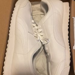 Roma Basic Pumas Size 12