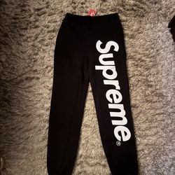 Supreme pants black