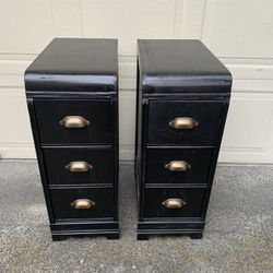Pair Of 3 Drawer With Pulls Nightstands End tables 