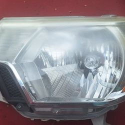 2012 -2015 Tacoma headlight