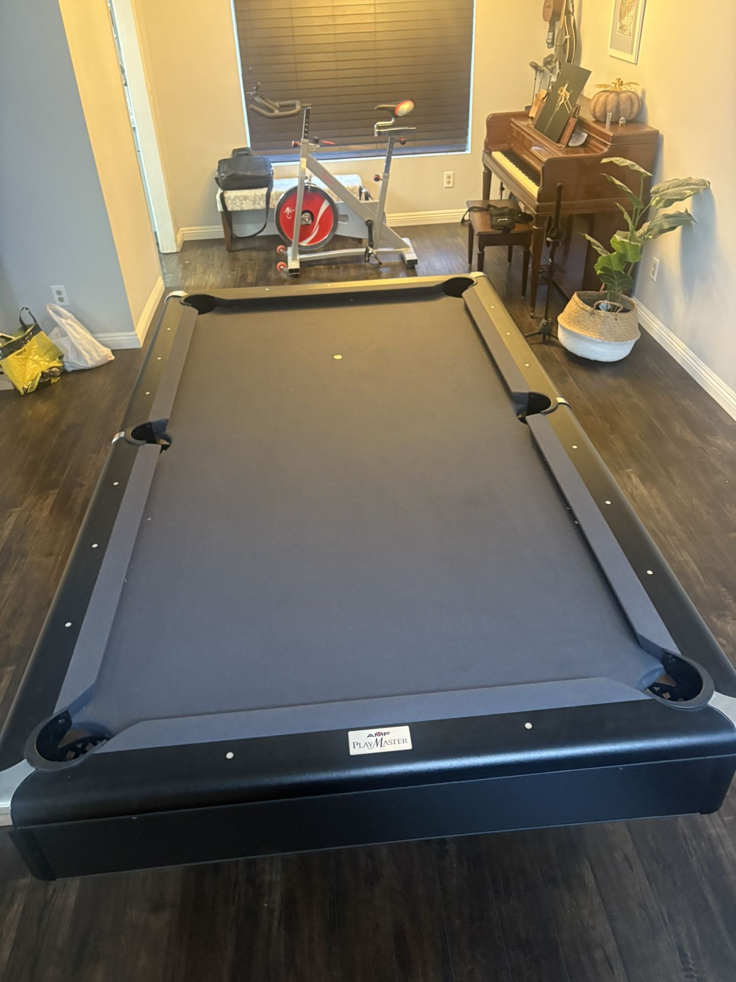 Pool Table 7ft ( Free Delivery & Set Up & New Color Felt Of your Choice )