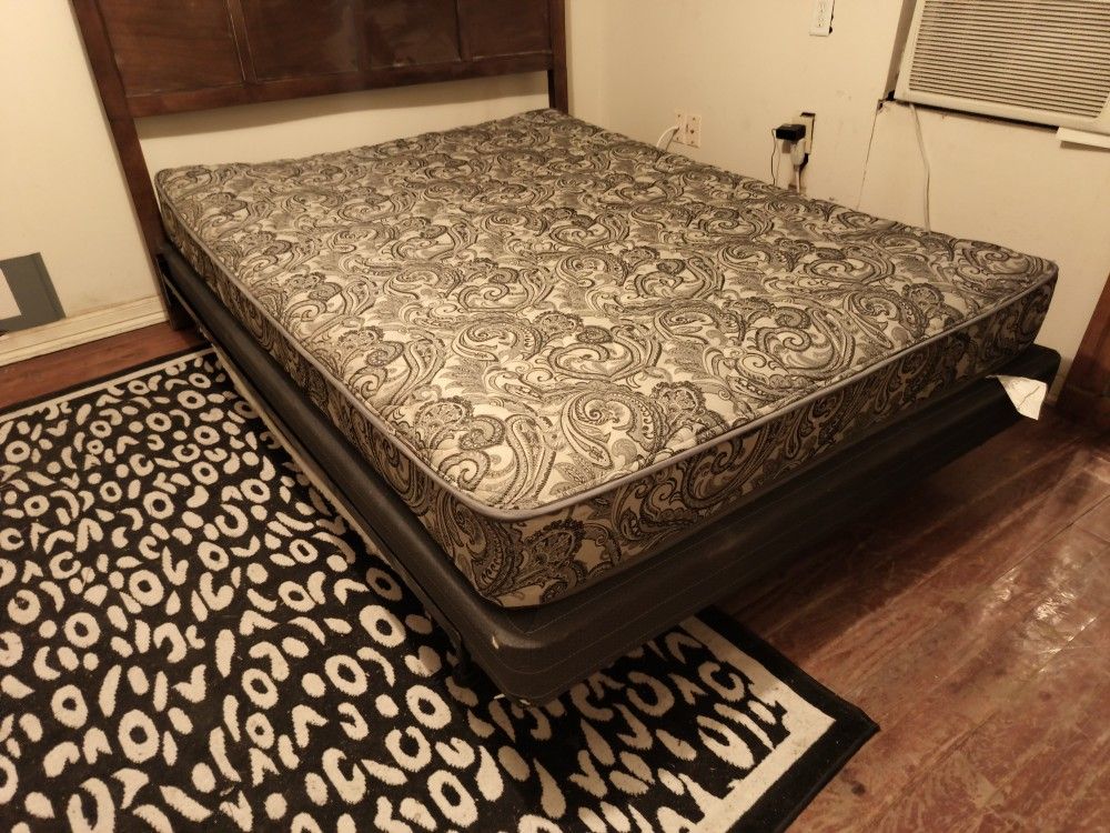 Queen Size Mattress And Boxspring