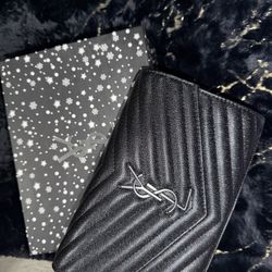 Saint Laurent Cassandre Matelassé Wallet-On-Chain
