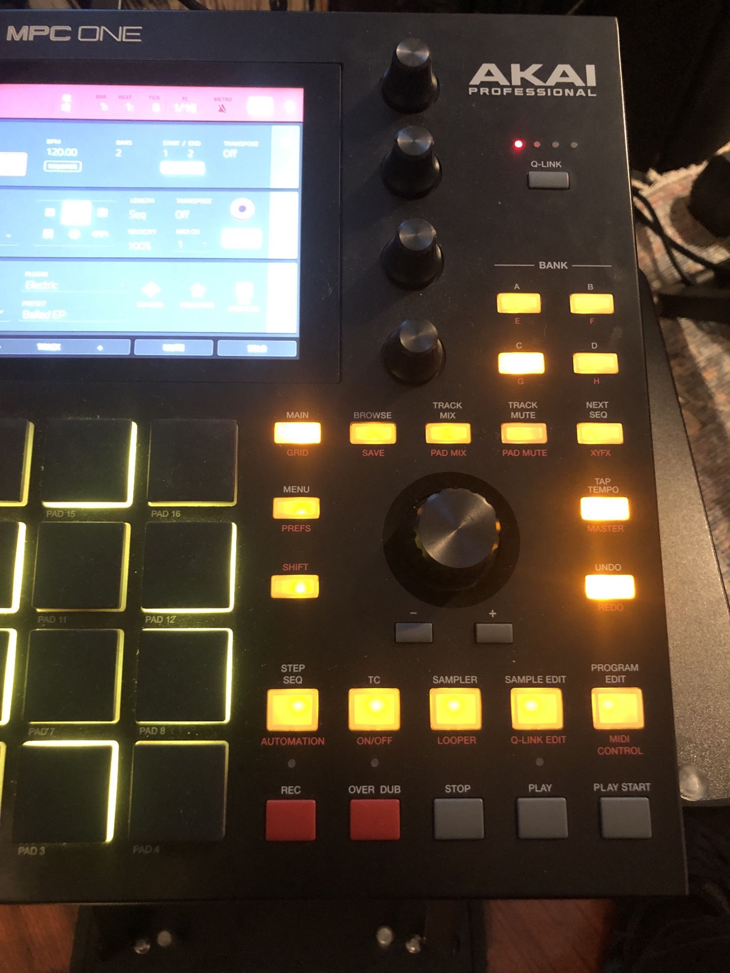 AKAI MPC ONE STANDALONE SAMPLER/DRUM MACHINE/SYNTHESIZER/MIDI CONTROLLER for Sale in Chula Vista