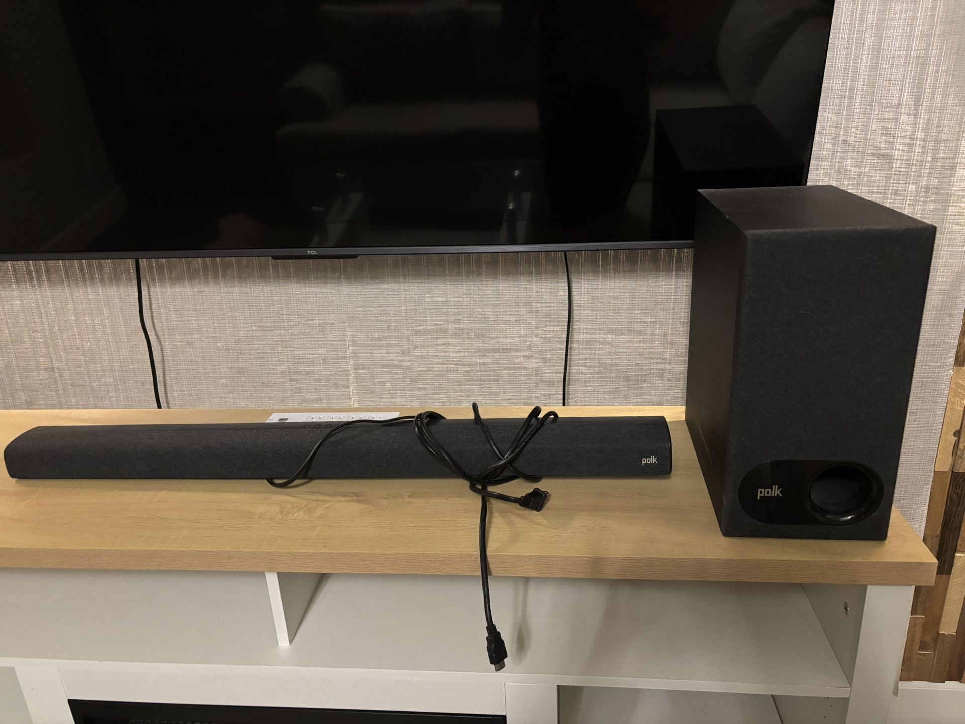 Polk soundbar and subwoofer