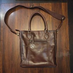 SMITH & WESSON FLAT CONCEALED CARRY TOTE IN BURGUNDY