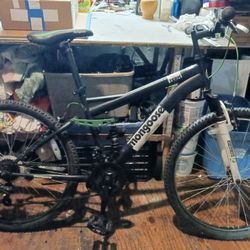 MONGOOSE Adult/Teen Bike 26" Wheels 