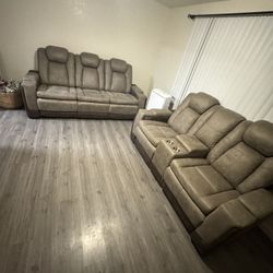 Like New Reclining Couch 