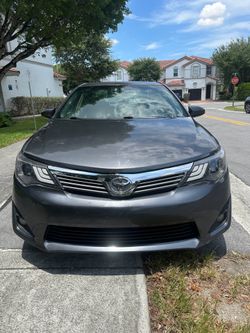 2014 Toyota Camry - Clean Title