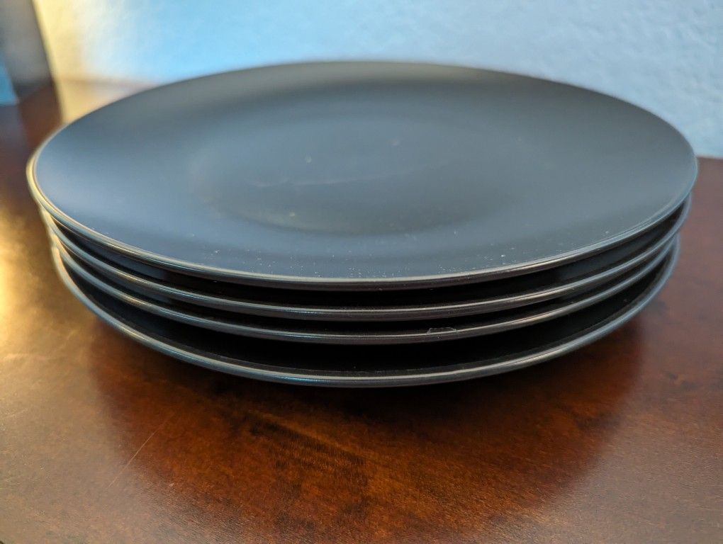 4 Matte Black Plates