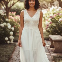 Like New Sleeveless White Lace Dress