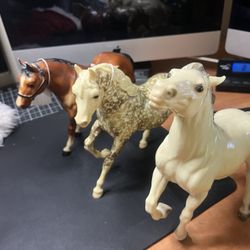 🐎✨ Vintage Breyer Horse Figurines – Set of 3 – $45 for ALL ✨🐎 📍 Pickup Location: s. Durango & 215 near IKEA  Beautiful collectible horse figurines.