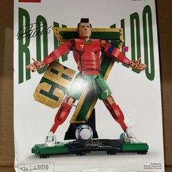 LEGO Editions Cristiano Ronaldo – Soccer Legend (Set #43016) – 854 Pcs