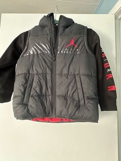 Size 6- 7 yrs old boys jackets New w/o tags . Never worn. Comes from pet-free, smoke-free house .