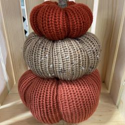 Knit Pumpkin Stacks
