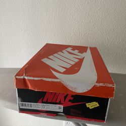 Jordan 1 Retro High OG Chicago Lost And Found Size 13