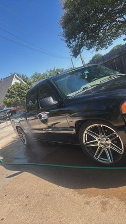 2005 gmc sierra jala bien titulo limpio y sonido