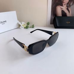 Celine Arc de Triomphe Square Frame Big Glasses Leg Sunglasses, a pair of glasses that have always been popular. Men's and women's versatile travel dr