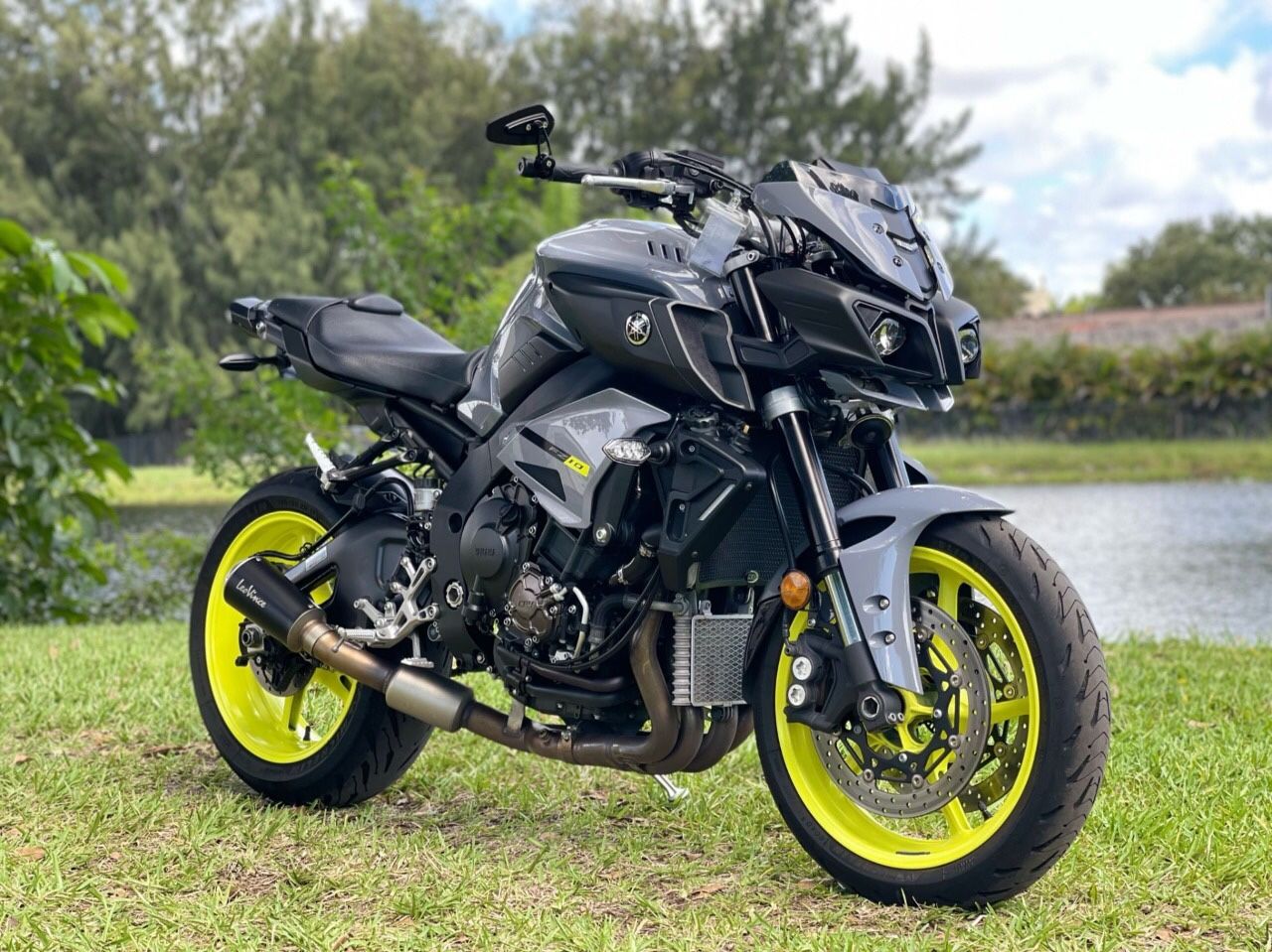 2017 YAMAHA FZ-10