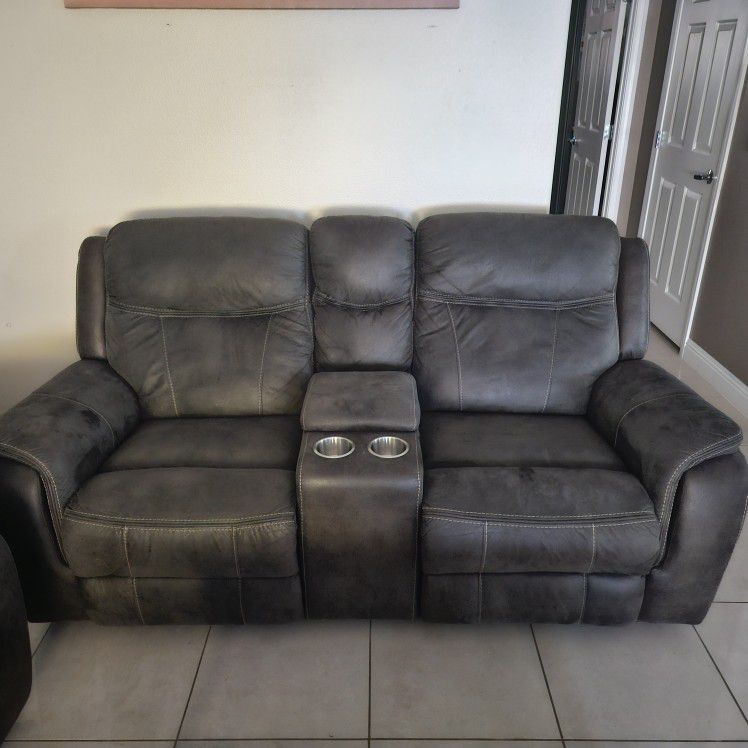 Griffin Grey 3 Piece Power Reclining Sofa Loveseat Recliner Set for Sale in Cathedral City CA OfferUp