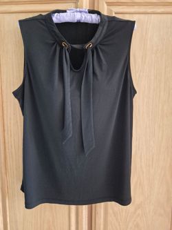 Dressy women's black sleeveless stretchy blouse (L)