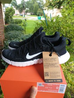 New Nike RN 5.0 Next Nature men size 8 black and white