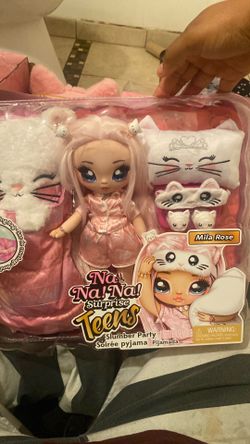 Na na na surprise teens slumber party
