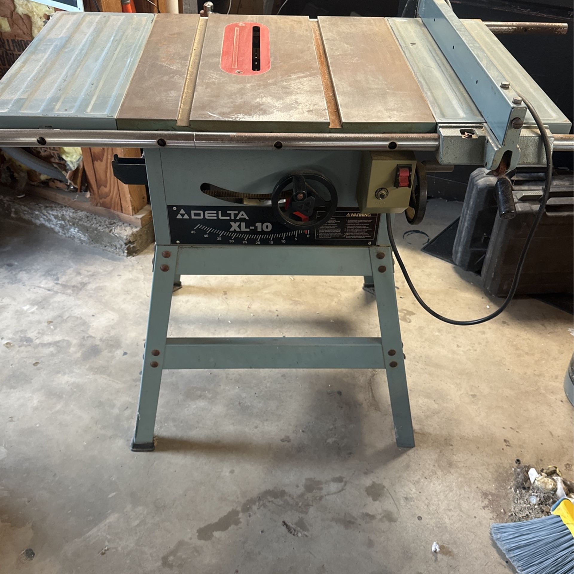 Table saw delta XL 10