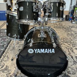 Yamaha Stage Custom  4 Piece 