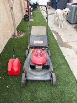 Lawnmower - Honda - gas