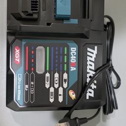 Makita Rapid Charger And Makita 40V Battery 5.0ah