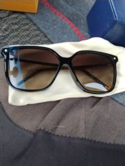 Louis Vuitton Sunglasses (Women) for Sale in Lathrop, CA - OfferUp
