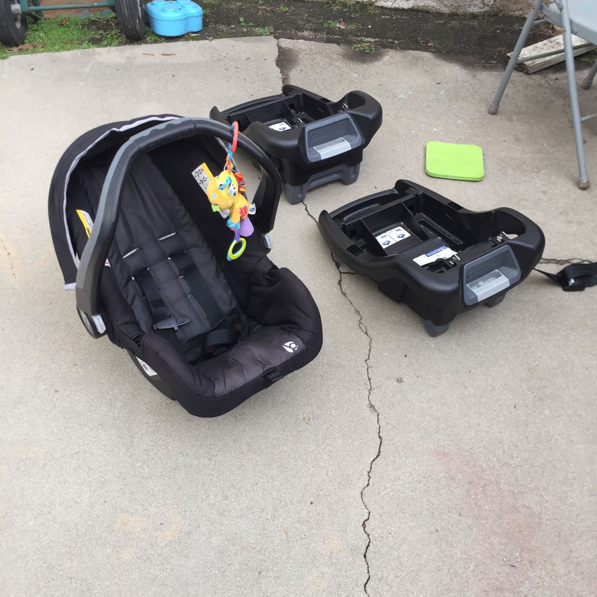 Babytrend 35lb Car Seat And Two Car Bases